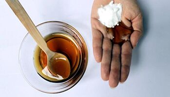 Eine Mischung aus Natron und Honig ist ein beliebtes Mittel zur Steigerung der Durchblutung des Penis