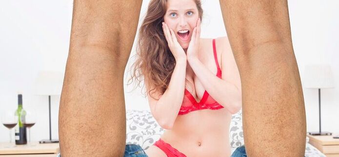 Frau überrascht über die Vergrößerung des Penis eines Mannes, Foto 2